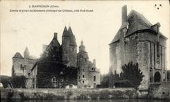 VINTAGE POSTCARD Bannegon Entered and principal body of buildings of the castle