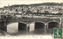 POSTAL Trouville de la VENDIMIA el puente de la estación