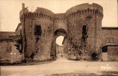 VINTAGE POSTCARD Cognac Quay of the Port