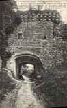 CPA Tiffauges Ruines du Chateau L'Entree