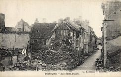 CPA Soissons Rue Saint Antoine Militaria
