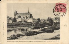 CPA Poitiers Vallee du Clain Eglise Ste Radegonde Vue Prise du Pont Neuf