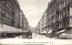 CPA Lyon Rue de la Republique Tramway