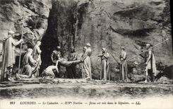 VINTAGE POSTCARD Lourdes the Jesus Martyrdom is put in the Sepulchre