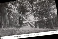 VINTAGE POSTCARD Heavy Ninth Station of the Martyrdom