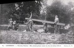 VINTAGE POSTCARD Heavy Sixth Station a pious woman essuie the face of Jesus Christ