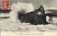 CPA Biarritz Grande Vague au Rocher de la Vierge Tempete