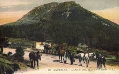 CPA Auvergne Le Puy de Dome vu du Col de Ceyssat Caleche cheval