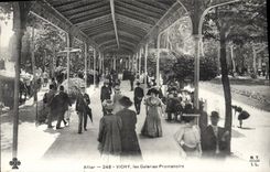 VINTAGE POSTCARD Vichy the Galleries Promenades