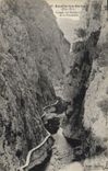 VINTAGE POSTCARD Amelie Les Bains Falls of Mondony and its footbridge
