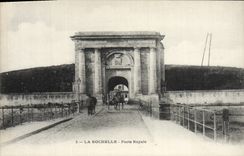 VINTAGE POSTCARD La Rochelle Carries Royal
