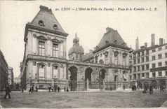 CPA Lyon L'Hotel de Ville Facade Place de la Comedie 