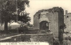 VINTAGE POSTCARD Saint Emilion Carries Brunel