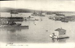 VINTAGE POSTCARD Toulon the Roads Boats