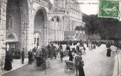 VINTAGE POSTCARD Heavy the Station