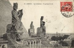 VINTAGE POSTCARD Amiens Cathedral a Group of kings