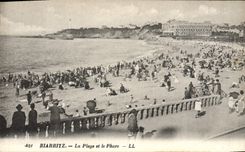 CPA Biarritz La Plage Et Le Phare
