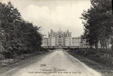 VINTAGE POSTCARD Castle of Chambord septentrional Frontage seen from of the road of Dye Saint
