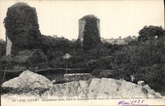 CPA Pouance Au Premier Plan Blocs de Maconnerie des tours du chateau feodal ecroulees l'hiver dernier 