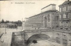 VINTAGE POSTCARD Montpellier Arc de Triomphe Tram