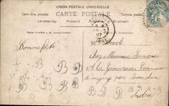 VINTAGE POSTCARD Fantaisie Woman receiving from the flowers Couples