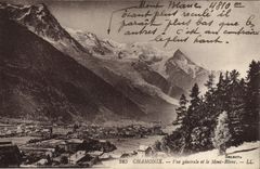 CPA Chamonix Vue Generale Et Le Mont Blanc