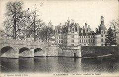 CPA Chambord Le Chateau Au bord du Cosson