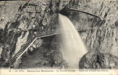 CPA Le Jura Baume les Messieurs La Grande Cascade Passerelle d'entree des grottes