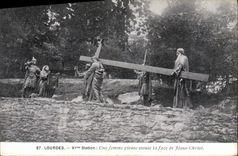 VINTAGE POSTCARD Loures Vl me Station a pious woman essuie the face of Jesus Christ