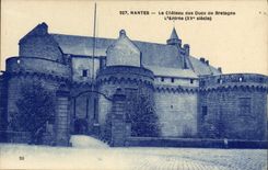 VINTAGE POSTCARD Nantes the castle of the Dukes of Brittany the entry
