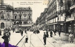 CPA Angers Place du Ralliement et chaussee Saint Pierre 