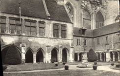 CPM Beauvais Le cloitre