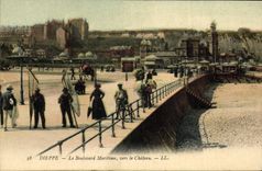 POSTAL Dieppe de la VENDIMIA el bulevar marítimo hacia los pescados de los pecadores del castillo