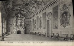 CPA Tours Le Nouvel Hotel de Ville La salle des fetes