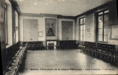 VINTAGE POSTCARD House of Education of the Legion of Honor Loges the visiting room