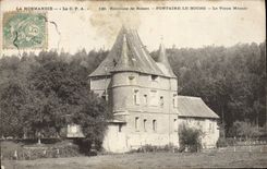 CPA La Normandie Environs de Rouen Fontaine le Bourg Le vieux manoir