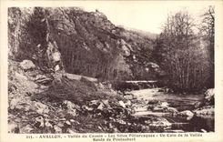 CPA Avallon Vallee du Cousin Les Sites Pittoresques Un coin de la Vallee Route de Pontaubert