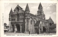 CPA Poitiers Eglise Notre Dame la Grande