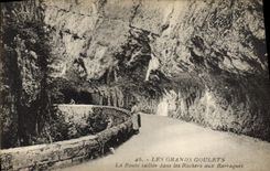 CPA Les Grands Goulets La Route taillee dans les Rochers aux Barraques