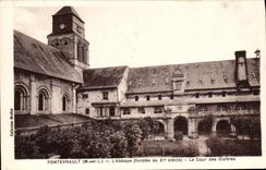 CPA Fontevrault L'Abbaye La Cour Des Cloitres