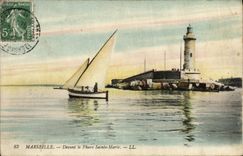 CPA Marseille Devant le Phare Sainte Marie Bateau