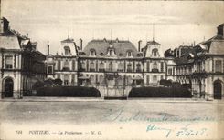 CPA Poitiers La Prefecture 