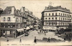 VINTAGE POSTCARD Amiens the Gambetta Place