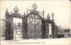 CPA Lyon Grille Monumentale du Parc de la Tete d'Or