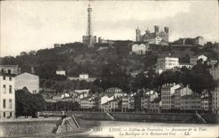 Colina de Lyon de la POSTAL de la VENDIMIA del elevador de Fourviere de la torre la basílica y el restaurante alegre