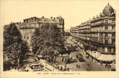 CPA Lyon Place de la Republique