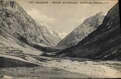 VINTAGE POSTCARD Dauphine Solid mass of Pelvoux Valley of Veneon