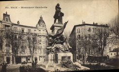 Monumento de Gambetta de la POSTAL de la VENDIMIA Niza