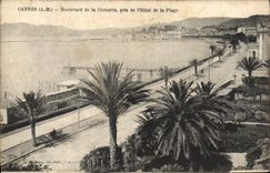 CPA Cannes Boulevard de la Croisette Pris de L'Hotel de la Plage