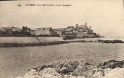 CPA Antibes Le Vieil Antibes et les remparts